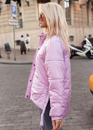 Женская  розовая куртка с воротом осенняя зимняя модная трендовая стильная с разрезами с карманами короткая5 фото