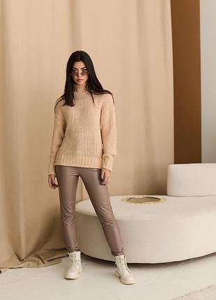 Теплий в'язаний светр під горло з об'ємними рукавами кавовий 4 кольори6 фото
