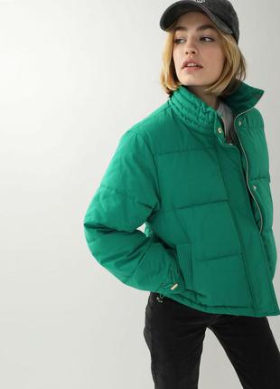 Зелёная дутая куртка7 фото