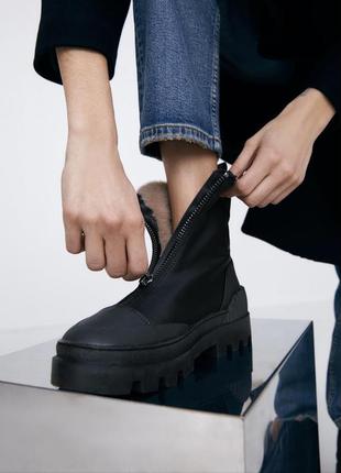 Zara нейлонові чоботи на тракторній підошві 🔥