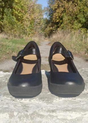 Жіночі туфлі clarks active air3 фото