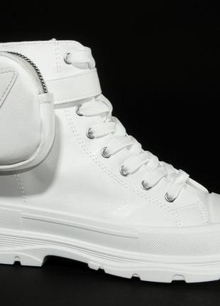 Женские белые ботинки на платформе c карманами на ремешках2 фото