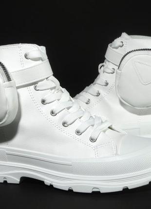 Женские белые ботинки на платформе c карманами на ремешках7 фото