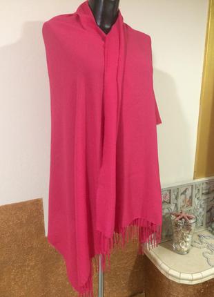 Фирменный стильный, очень красивого розового цвета шарф.2 фото