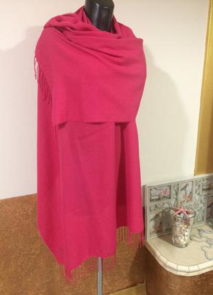 Фирменный стильный, очень красивого розового цвета шарф.3 фото