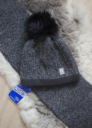 Зимний набор серого цвета, шапка с шарфом фирмы agbo