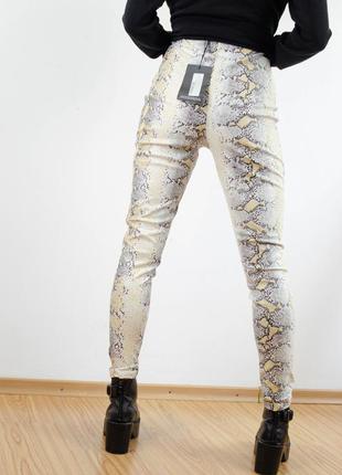Plt белые узкие брюки из искусственной кожи со змеиным принтом на высокой посадке, штаны4 фото