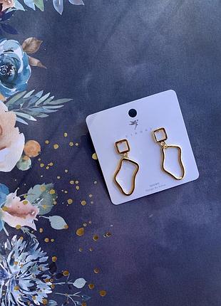 Лаконичные серьги