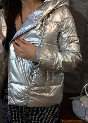 Женская куртка стёганая серебряная6 фото