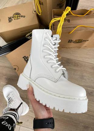 Dr. martens jadon white демисезонные ботинки мартинс в белом цвете