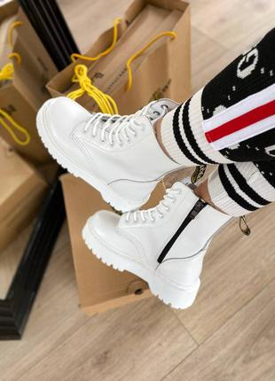 Dr. martens jadon white демісезонні черевики мартінс в білому кольорі8 фото