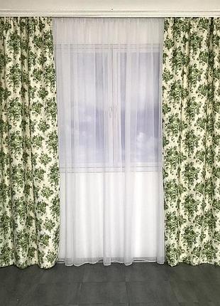 Щільні атласні штори в квіти на тасьмі 150х270 см якісні штори колір молочний