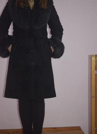 Дуже красиве пальто, натуральний мєх, чорне6 фото