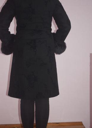 Дуже красиве пальто, натуральний мєх, чорне8 фото