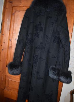 Дуже красиве пальто, натуральний мєх, чорне2 фото