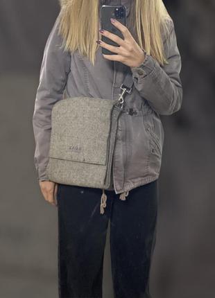 Сумка з плечовим ременем з повсті