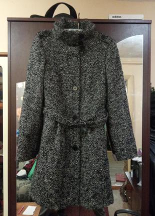 Женское пальто с поясом1 фото
