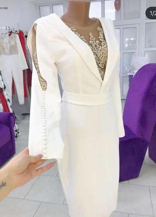 Шикарне біле плаття з мереживом