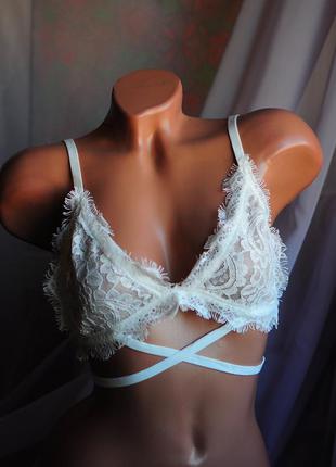 Шикарний білий білий мереживний ліф з товстого мережива з додатковими лямочками під грудьми