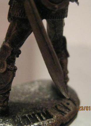 Войн фигурка статуэтка рыцарь металл с пикой в доспехах  сувенир6 фото