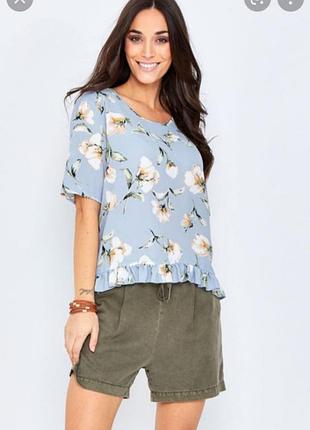 Красивая блузка