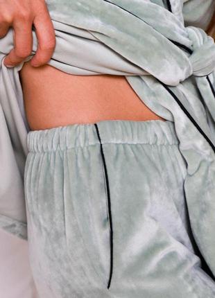 Тепла зимова велюрова плюшева жіноча піжама на запах з брюками домашній костюм xs колір бежевий5 фото