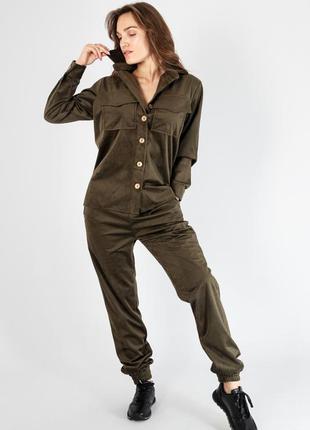 Костюм брючный вельветовый зеленый