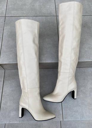 Ботіорти чоботи молочні беж шкіряні с гострим носком на підборах 8 см