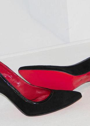 Кожаные туфли на каблуке черные с красным 37р