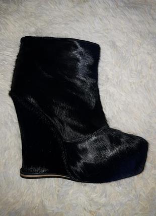 Шикарные меховые ботильоны в стиле SAINT LAURENT SUNSET HEELED ANKLE BOOTS