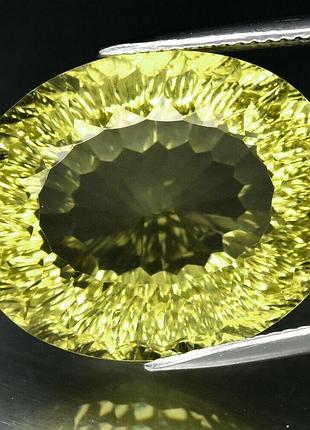 Натуральный лимонный  кварц  26.96 ct    22.2 x 18 mm