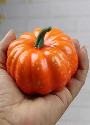 Тыква на хэллоуин маленькая, оранжевая - диаметр тыквы 8см, пенопласт, пластик1 фото