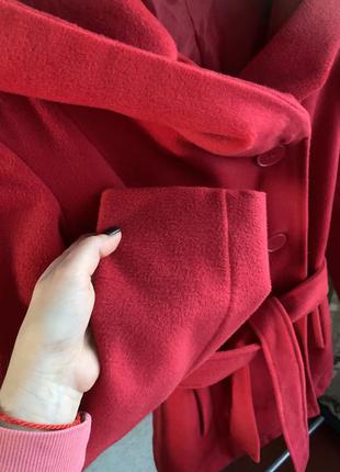 Женское осеннее пальто шерсть красное на поясе xs-s3 фото