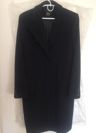 Прекрасне шерстяне пальто високоі німецькоі якості