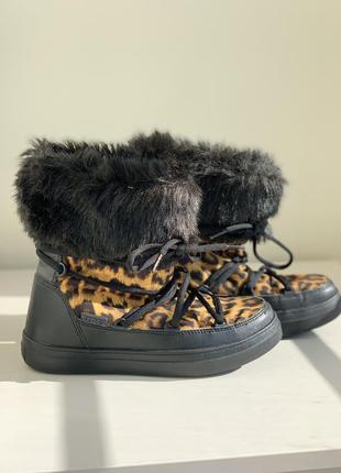 Чоботи crocs jibbitz lodgepoint lace boot