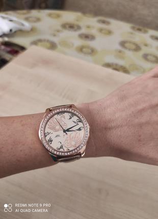 Стильні жіночі годинники відомого бренду, оригінал.