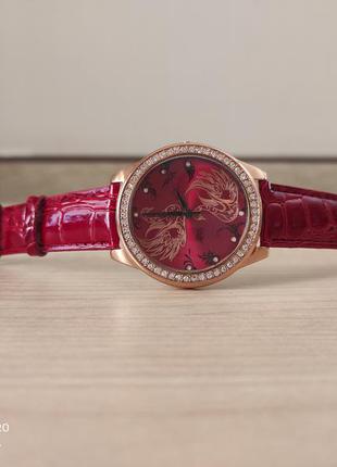 Стильные женские часы известного бренда, оригинал.2 фото