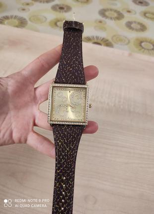 Стильные женские часы. оригинальный дизайн.5 фото
