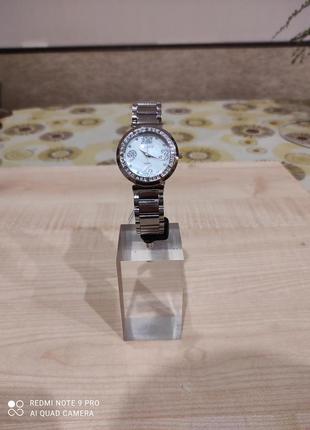 Стильные женские часы известного итальянского бренда, оригинал.8 фото