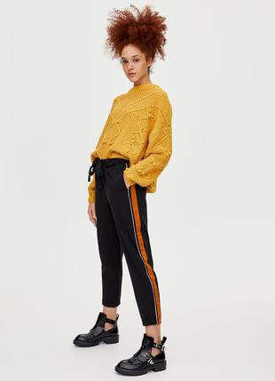 Стильные трендовые брюки с лампасами pull & bear1 фото