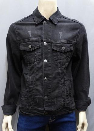 Стильна джинсова куртка в графітовому кольорі з відкладним коміром