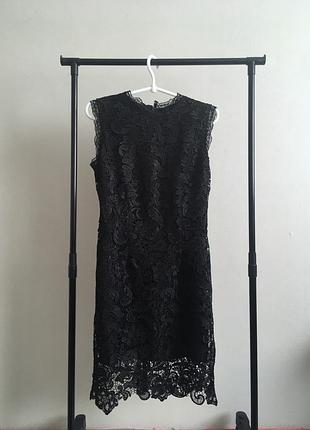 Вішукана мереживна сукня