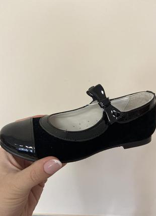 Новые туфли в школу для девочки