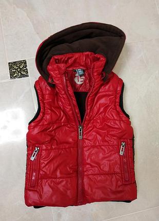 Безрукавка тепла дівчинка хлопчик 110 капюшон zara