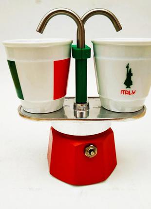 Подарунковий набір bialetti mini express italia tricolore кавоварка на 2 чашки (90 мл)+2 кавові стаканчика3 фото