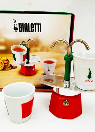 Подарочный набор bialetti set кофеварка mini express italia tricolore на 2 чашки (90 мл)+2 кофейные стаканчика