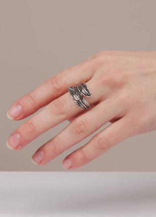 Серебряное кольцо "кингстон" в виде пера1 фото