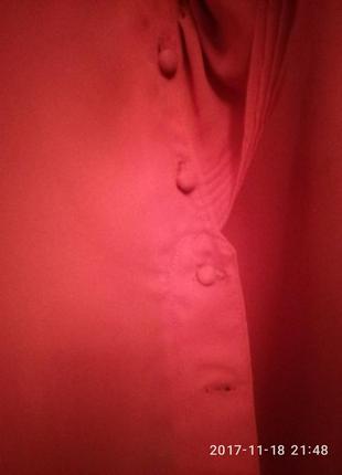 Очень нарядная, праздничная алая блузkа из натурального шелка3 фото