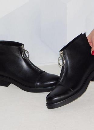 Зимние кожаные ботинки женские черные5 фото