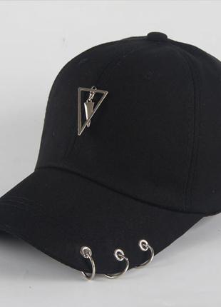 Кепка бейсболка трикутник з кільцями (чорна)